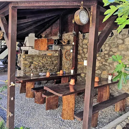 Inn De Inchiriat La Dubova